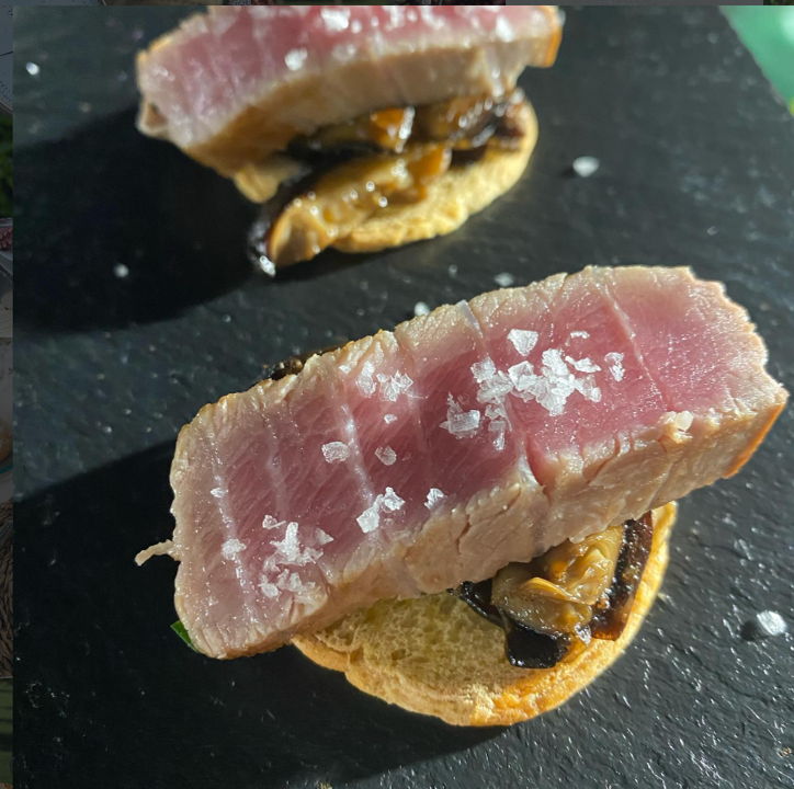 Detalle de tartar de atún con toques cítricos.